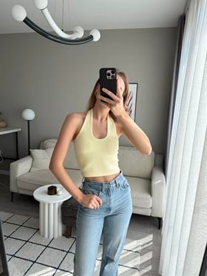 Boyundan Geçirmeli Crop Bluz Sarı