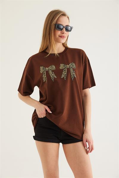 Kurdele Baskı Detaylı Basic Tshirt Kahverengi