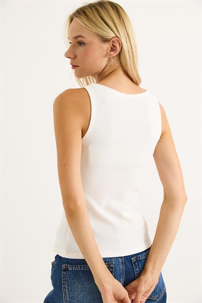 Düğmeli Fitilli Kumaş Kolu Askılı Bluz Beyaz