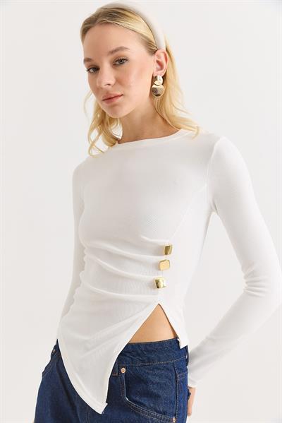 Yanları Tokalı ve Yırtmaçlı Uzun Kollu Bluz Beyaz