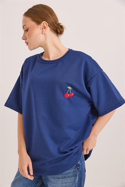Kiraz Nakışlı Oversize Rahat Kalıp Tshirt Lacivert