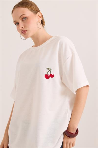 Kiraz Nakışlı Oversize Rahat Kalıp Tshirt Beyaz