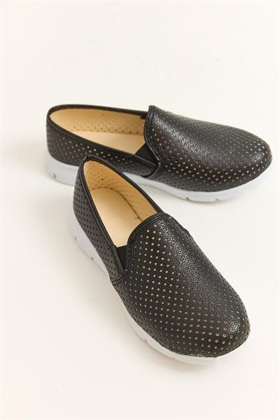 Delikli Model Kadın Babet Siyah