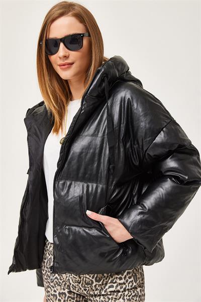 Kapüşonlu Oversize Şişme Mont Siyah
