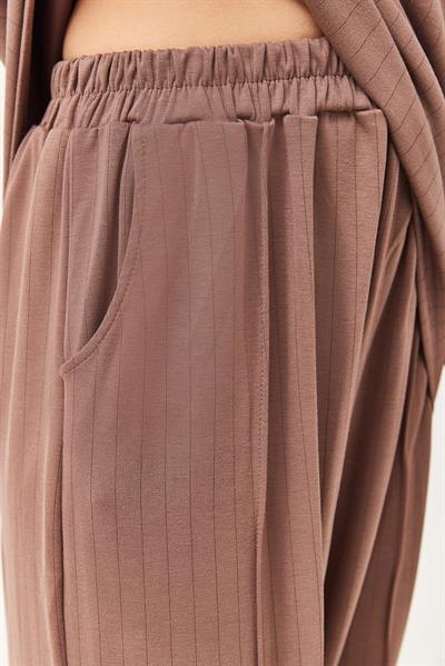 Rahat Kesim Bisiklet Yaka İkili Takım Kahverengi