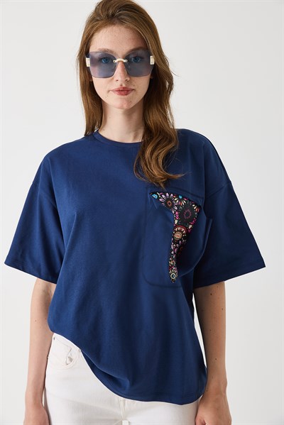 Kadın Cep Detaylı Rahat Kesim Tshirt Lacivert