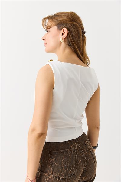 Kadın Toka Detaylı Sıfır Kol Bisiklet Yaka Beli Büzgülü Bluz Beyaz