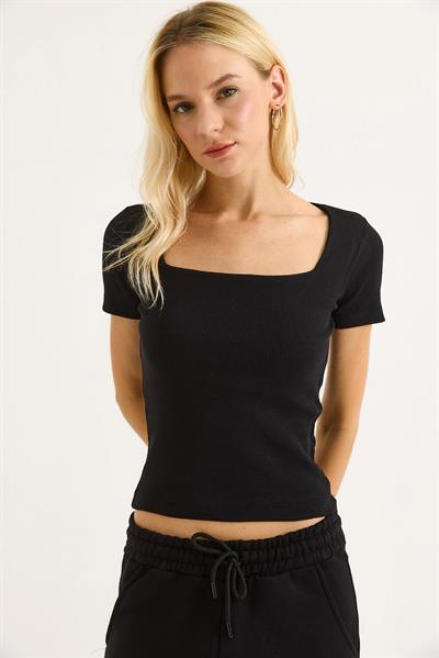Fitilli Kare Yaka Kısa Kollu Siyah Bluz
