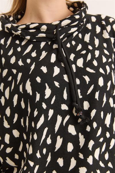 Siyah Beyaz Kapişonlı Leoparlı Sweat
