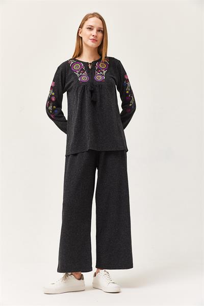 Hera Kumaş Önü ve Kolları İşlemeli İkili Takım Siyah