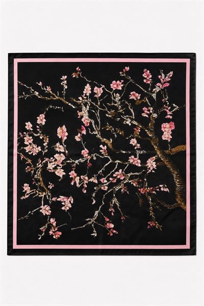 Kadın 45X45 Ölçülü Çiçek Desenli Fular Siyah