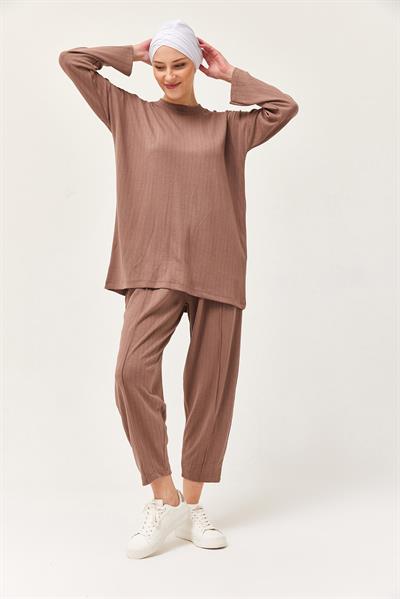 Rahat Kesim Bisiklet Yaka İkili Takım Kahverengi