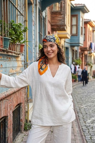 Botanik Desenli 60X65 Ölçülü Saten Fular Turuncu