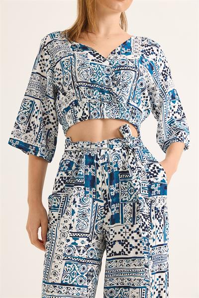 Etnik Desenli Kruvaze Yaka Crop Bluz Pantolon İkili Takım Mavi