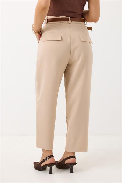 Kadın Kemerli Cepli Mom Kumaş Pantolon Krem