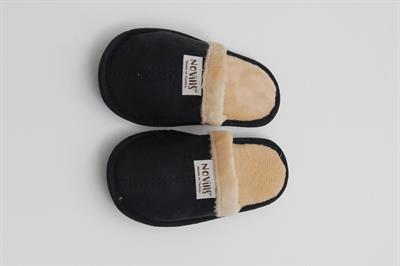 İçi Yünlü Önü Kapalı Ev Terliği Siyah