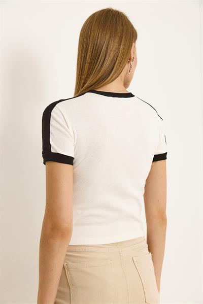 Bisiklet Yaka Şerit Detaylı Kadın Crop Tshirt Beyaz