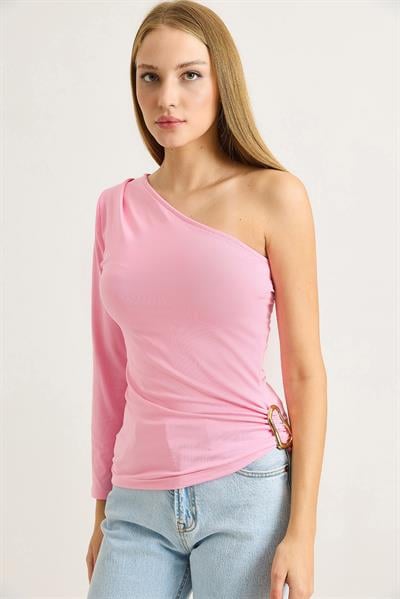 Kadın Yanı Aksesuar Detaylı Tek Omuz Bluz Pembe