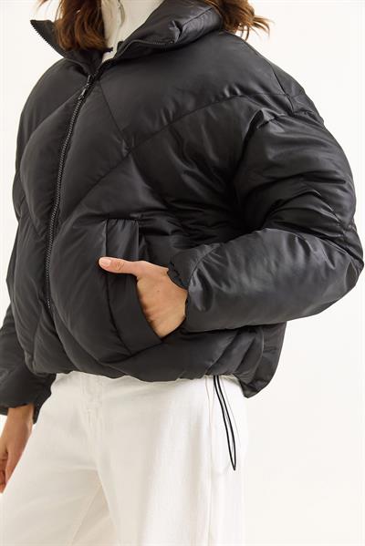 Kadın Oversize Alttan Lastikli Siyah Şİşme Mont