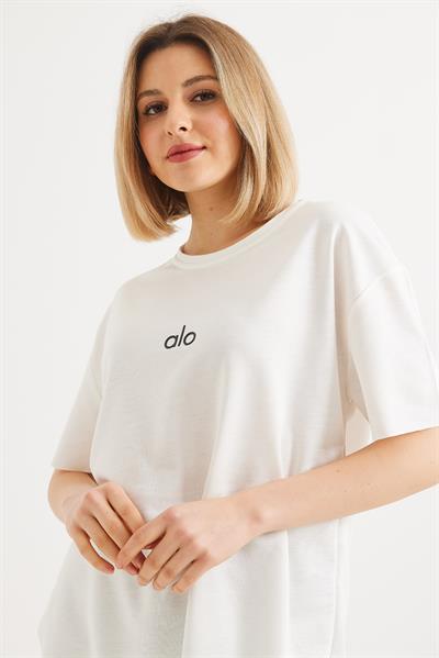 Eteği Oval Kesim Bisiklet Yaka Tshirt  Beyaz