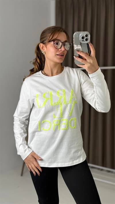 Kadın Beyaz Yazı Baskılı Uzun Kollu Tshirt