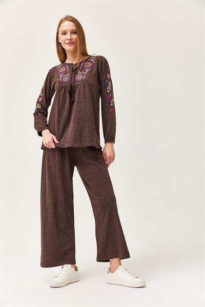 Hera Kumaş Önü ve Kolları İşlemeli İkili Takım Kahverengi