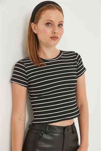 Bisiklet Yaka Kısa Kollu Çizgili Esnek Crop Bluz Siyah