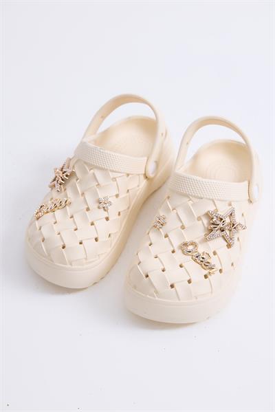 Masaj Tabanlı  Aksesuarlı Crocs Terlik Bej