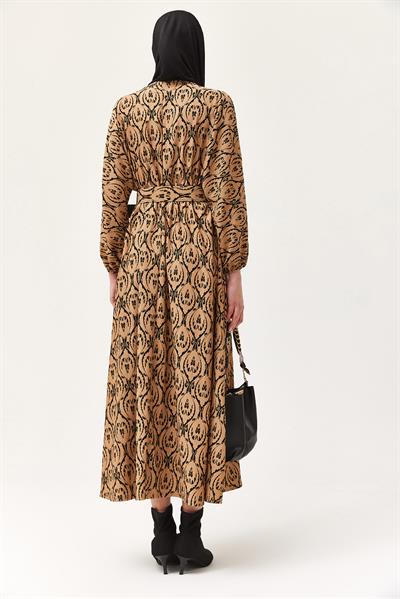 Desenli Bel ve Bilek Lastikli Elbise Vizon