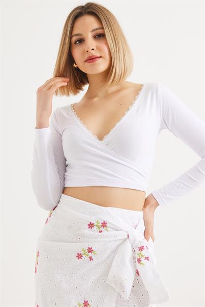 Dantel Detaylı Kruvaze Crop Bluz Beyaz