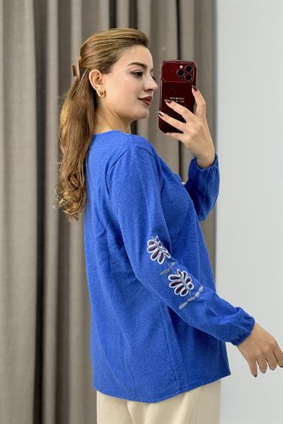 Kadın Mavi Triko Etnik Çiçek Nakışlı Kazak