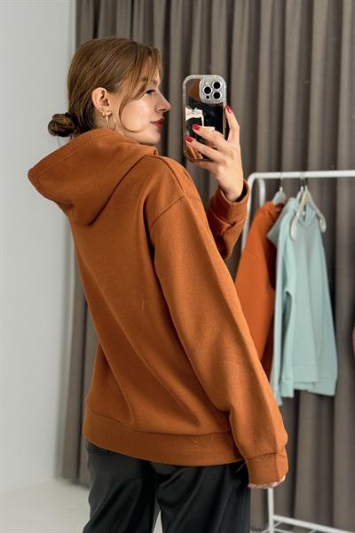 Üç İplik Kiremit Kalp Nakışlı Şardonlu Kapişonlu Sweat