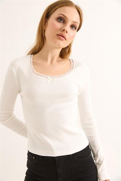 Dantel Detaylı Fitilli Uzun Kollu Bluz Beyaz
