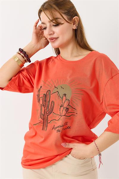 Kadın Çöl Tema Baskılı Bisiklet Yaka Tshirt Nar Çiçeği