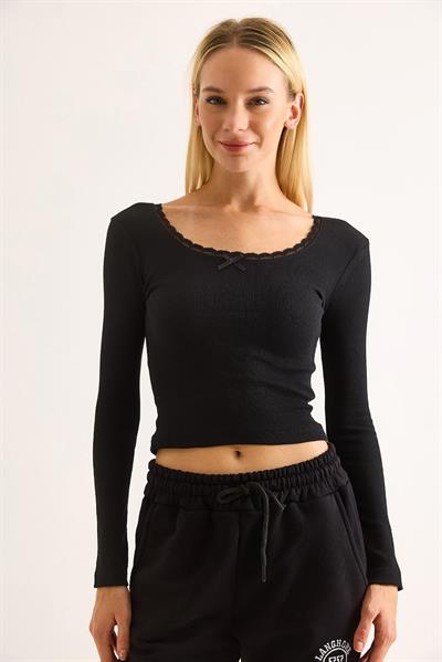 Kadın Kurdele Dantel Detaylı Siyah Bluz