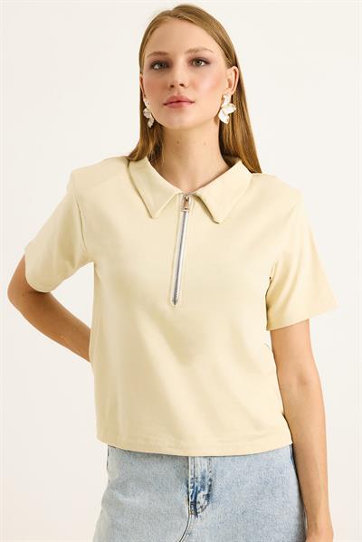 Polo Yaka Yarı Fermuarlı  Kadın Tshirt Krem