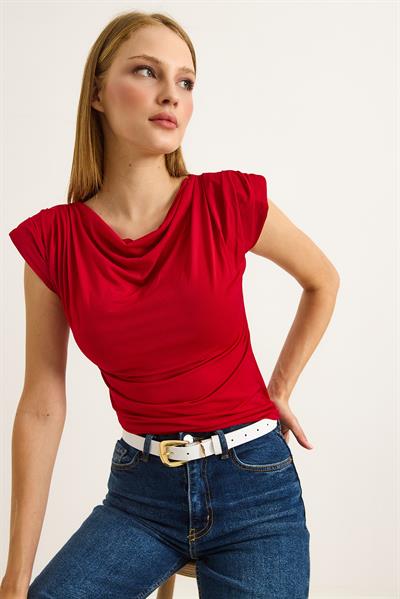 Dökümlü Yaka Sıfır Kol Vatkalı Bluz Kırmızı