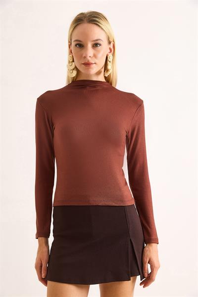 Vücuda Oturan Uzun Kollu Dik Yaka Fitilli Esnek Örme Bluz Kahverengi