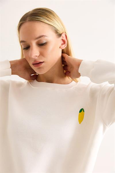 Limon Nakışlı Üç İplik Swetshirt Beyaz