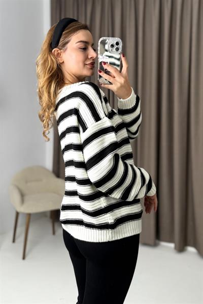 Yarasa Kol Salaş Triko Kazak Beyaz