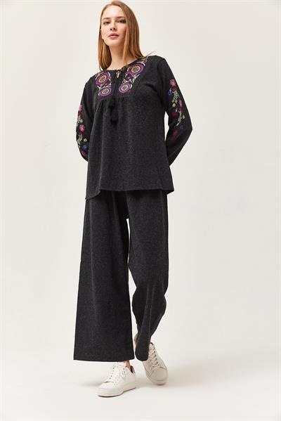 Hera Kumaş Önü ve Kolları İşlemeli İkili Takım Siyah