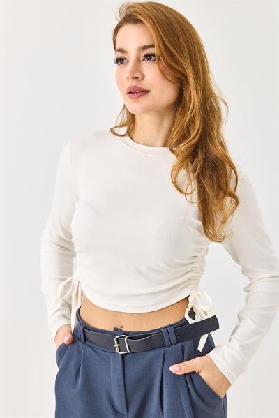 Yanları Büzgülü Uzun Kollu Beyaz Bluz 