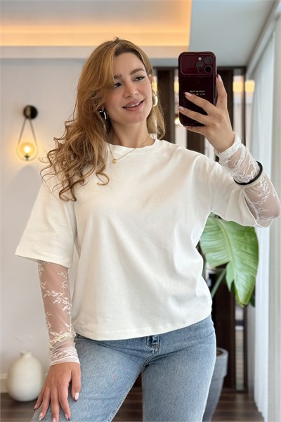 Beyaz Dantel Kollu İnterlok Oversize T-Shirt 
