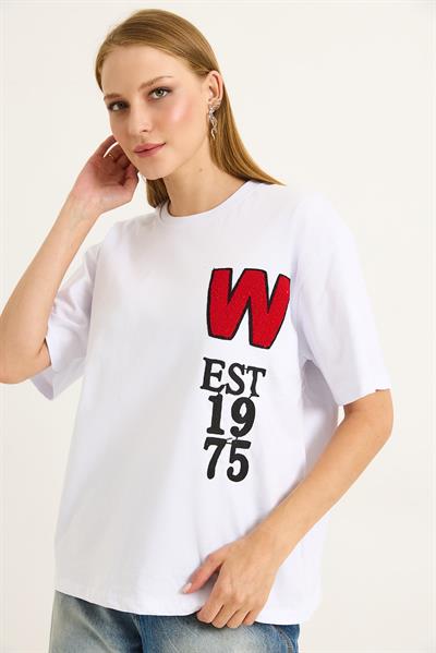 Bisiklet Yaka Rahat Kesim Nakışlı  Tshirt Beyaz