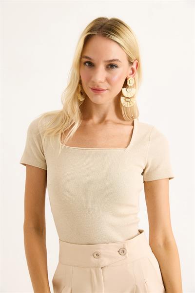 Fitilli Kare Yaka Kısa Kollu BeJ Bluz