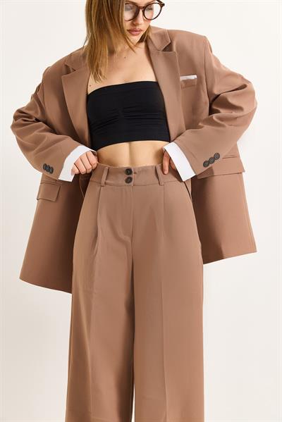 Oversize Ceketli Cepleri ve Kolları Detaylı Kahverengi Takım