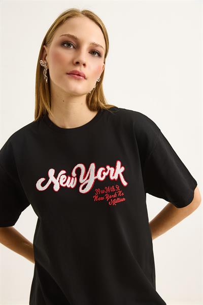 Nakış Detaylı Bisiklet Yaka Tshirt Siyah