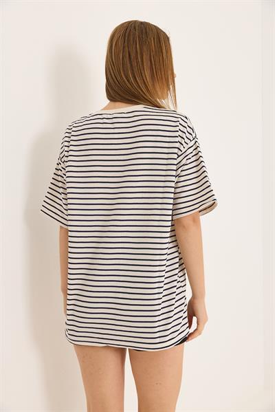 Kalp Nakışlı Çizgili Oversize Rahat Kalıp T-Shirt Siyah