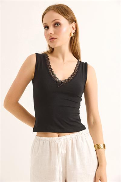 Dantel Detaylı Kolsuz Top Bluz Siyah