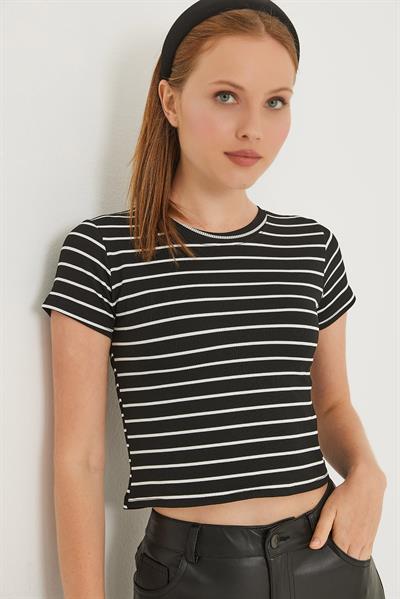 Bisiklet Yaka Kısa Kollu Çizgili Esnek Crop Bluz Siyah